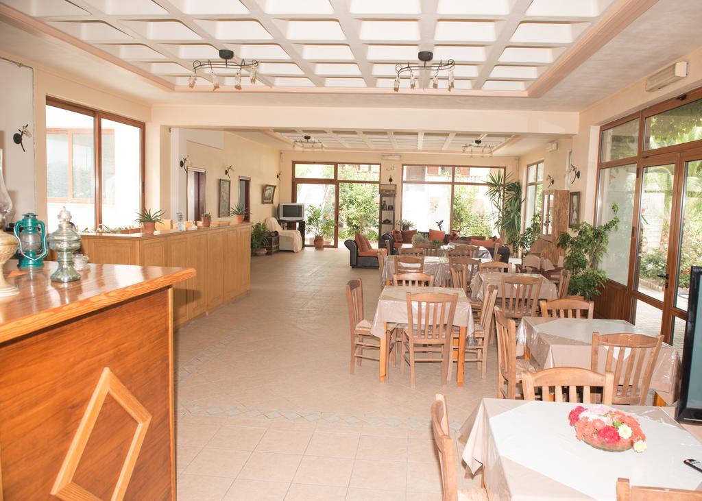 Morfoula Aparthotel Vatera Exteriör bild